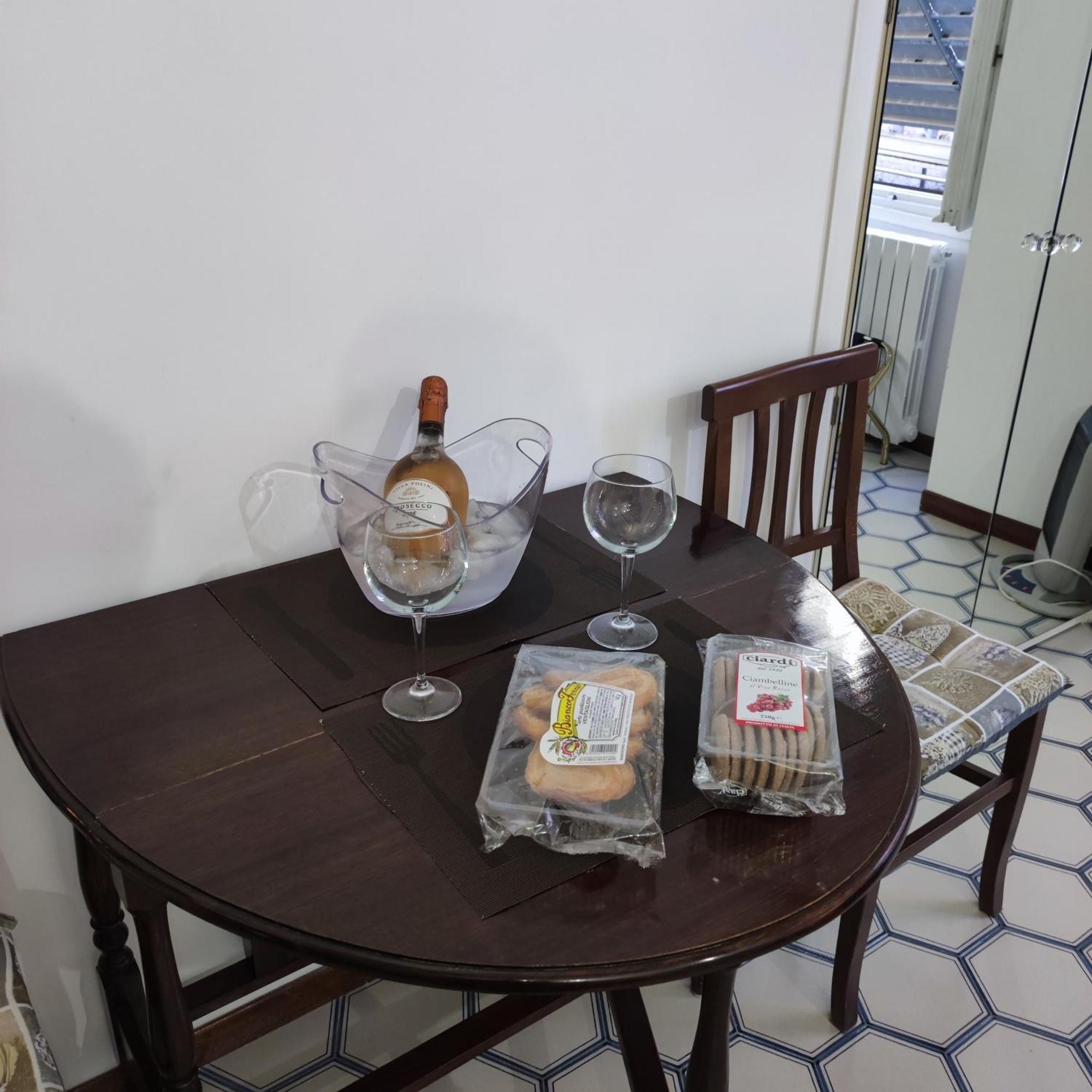 Casa Claudia ~ Rione Monti-Colosseo Róma Kültér fotó